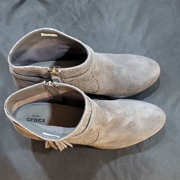 CROCS LEIGH SUEDE MIX WOMEN'S BOOTIE - Picture 5 of 14